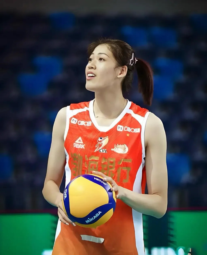 乐鱼体育-心疼李盈莹！国家队核心靠保鲜膜+扶他林硬扛，朱婷的悲剧又重演|女排|中国女排|康复|运动员|伤病_新浪体育_新浪新闻