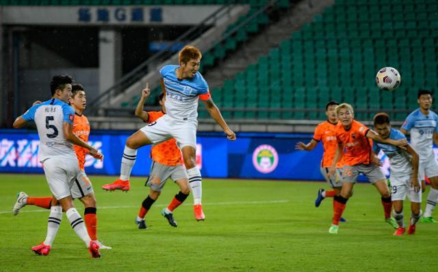 体育平台-范加斯特故技重施阻击深足连胜 积分榜占有利位置